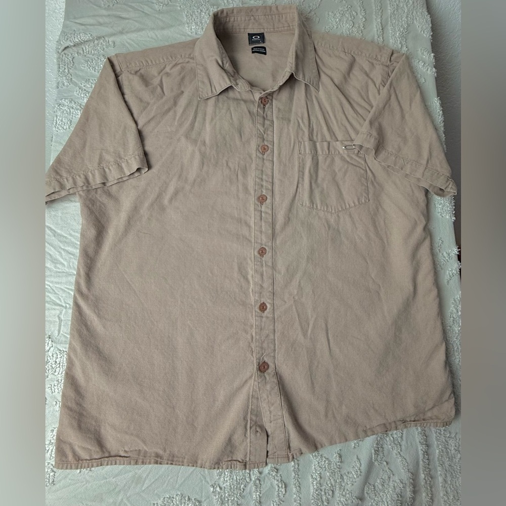 Oakley Men's Casual Button Down Shirt